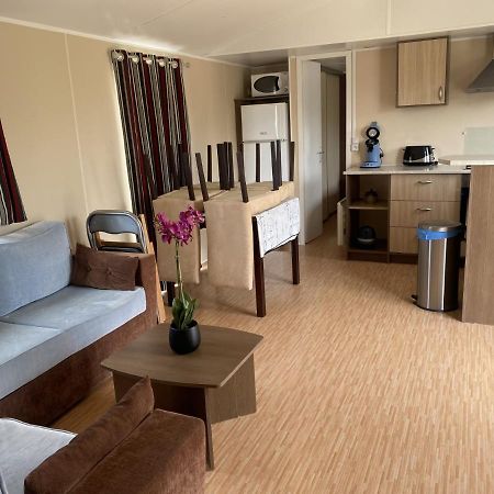 Le Bonheur Est Dans Le Pre. Hotell Le Tréport Exteriör bild