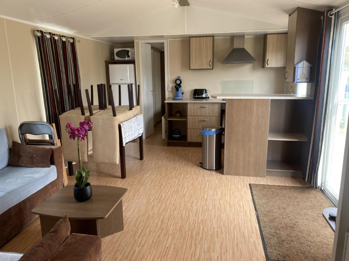 Le Bonheur Est Dans Le Pre. Hotell Le Tréport Exteriör bild