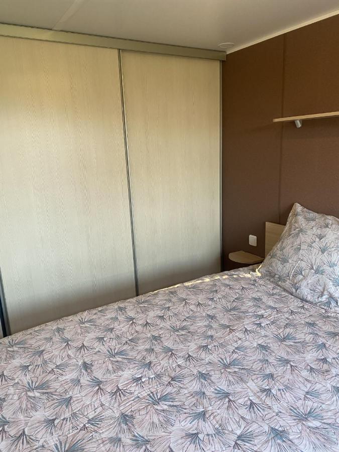 Le Bonheur Est Dans Le Pre. Hotell Le Tréport Exteriör bild